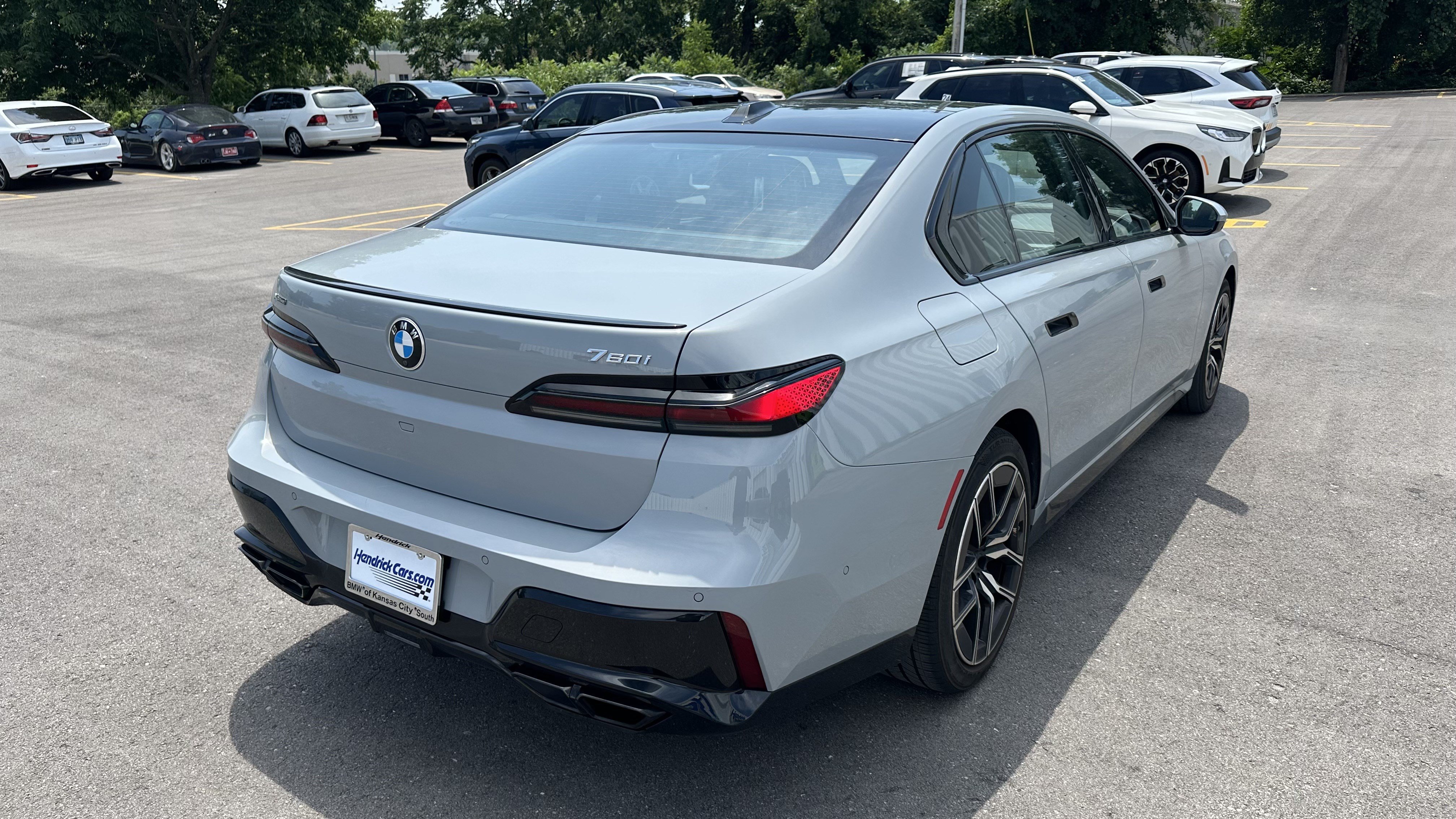Certified 2024 BMW 760i xDrive AWD/4WD image 10