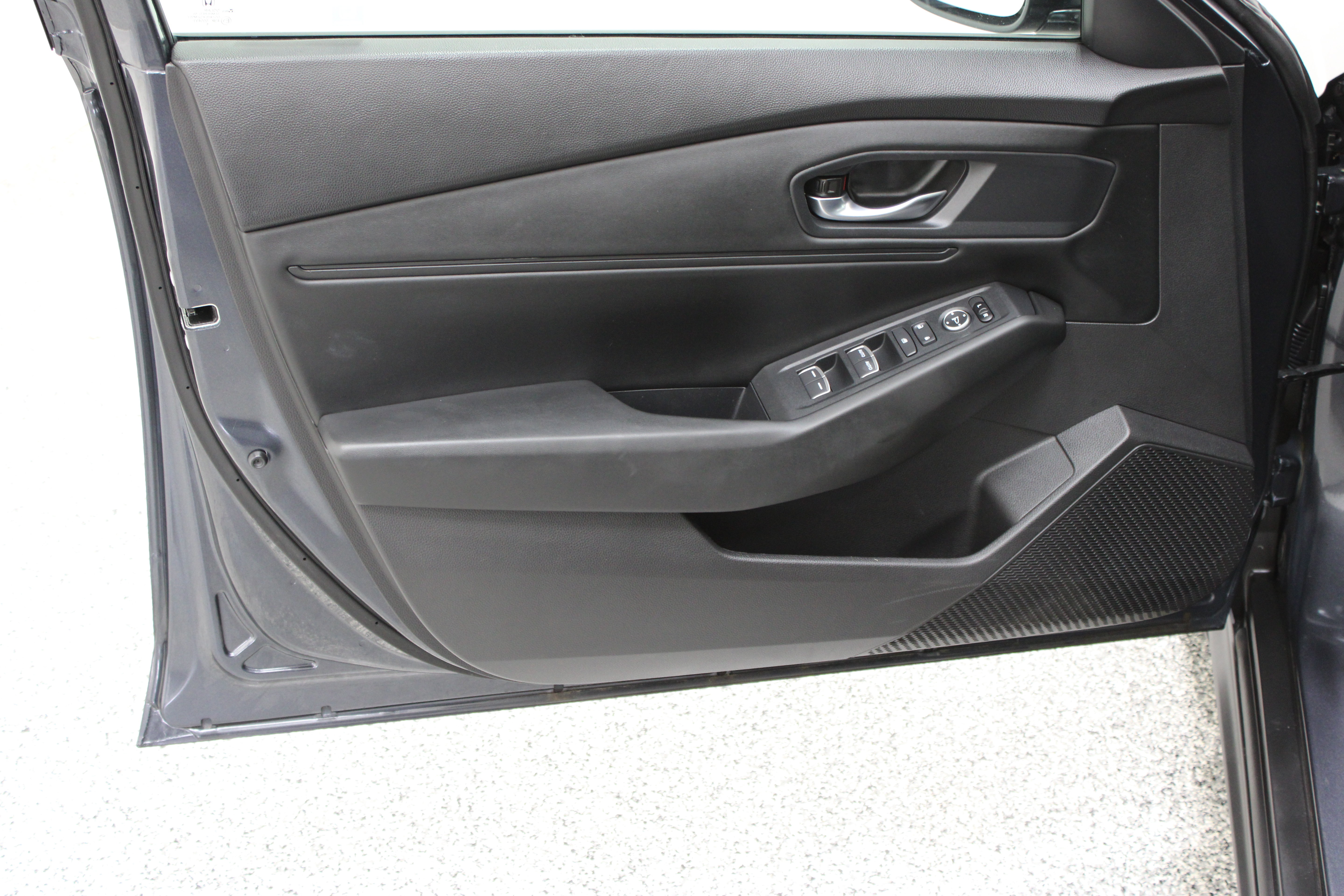Used 2025 Honda Accord SE image 12