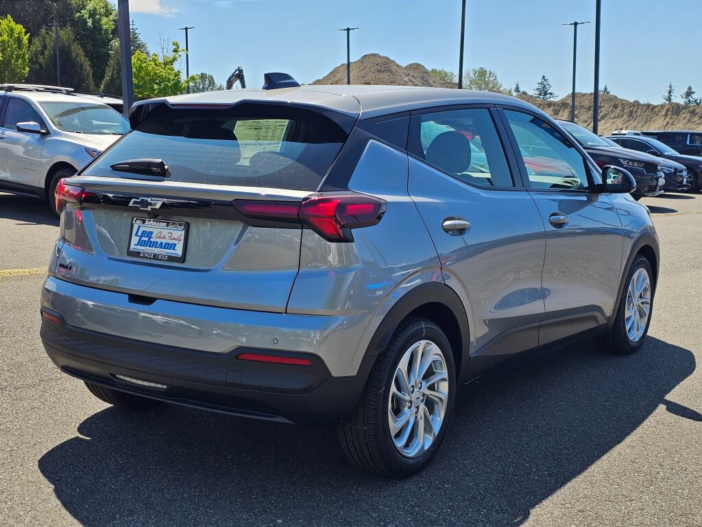 New 2027 Chevrolet Bolt LT w/ Comfort Package FWD image 5