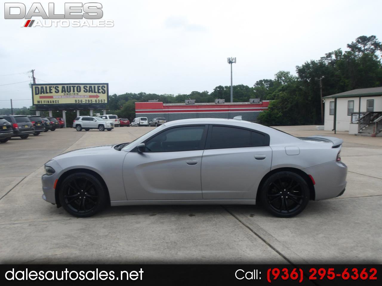 Used 2016 Dodge Charger SXT w/ Blacktop Package RWD image 1