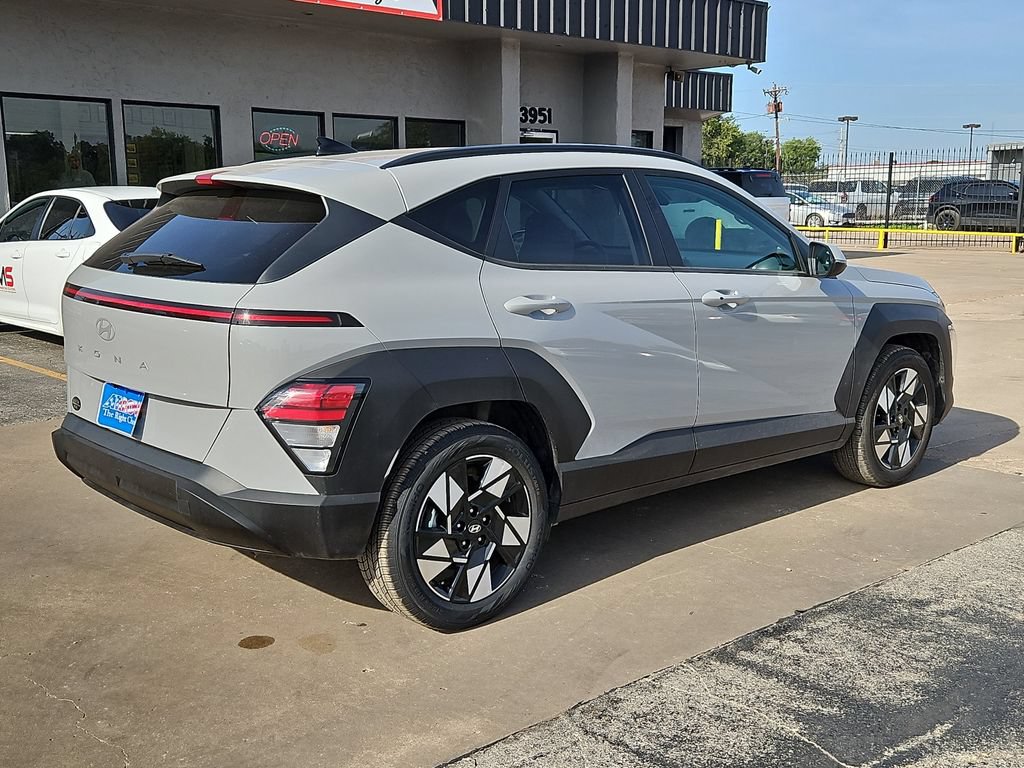 Used 2025 Hyundai Kona SEL FWD image 11