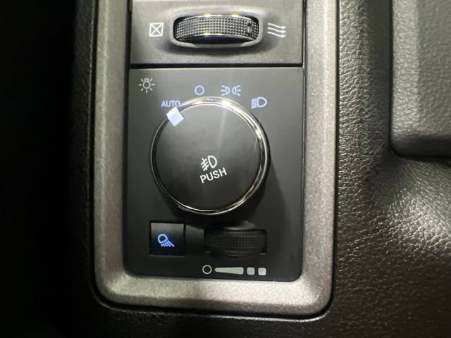 Used 2019 RAM 1500 Express w/ Express Value Package AWD/4WD image 6