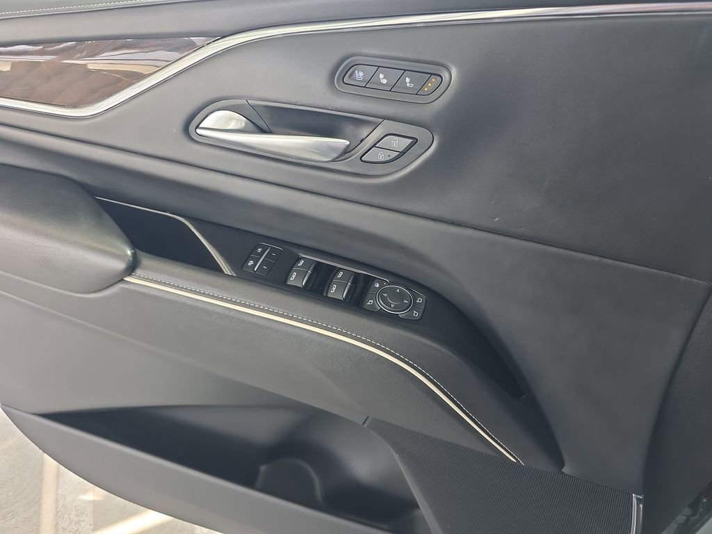 Certified 2024 Cadillac Escalade Premium Luxury Platinum image 24