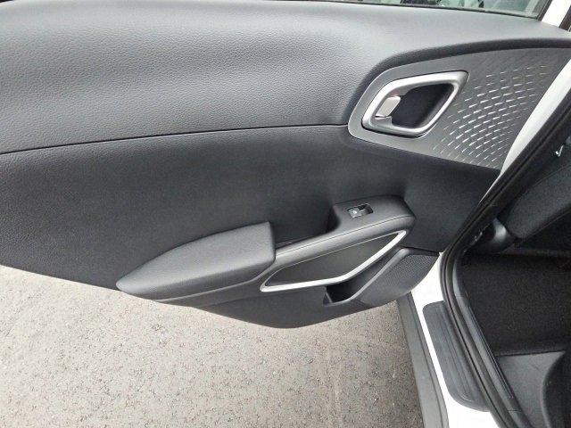 New 2025 Kia Soul LX w/ LX Technology Package image 22