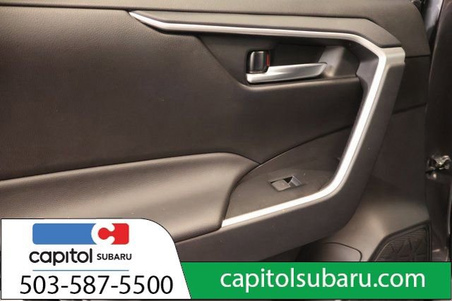 Used 2025 Toyota RAV4 XLE AWD/4WD image 28