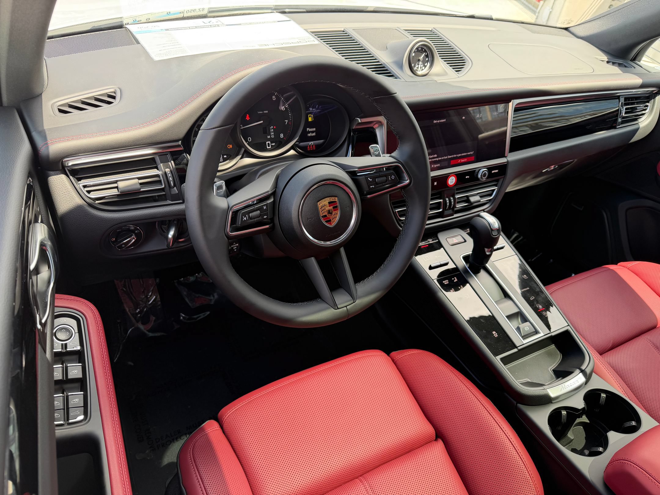 Used 2026 Porsche Macan AWD/4WD image 4