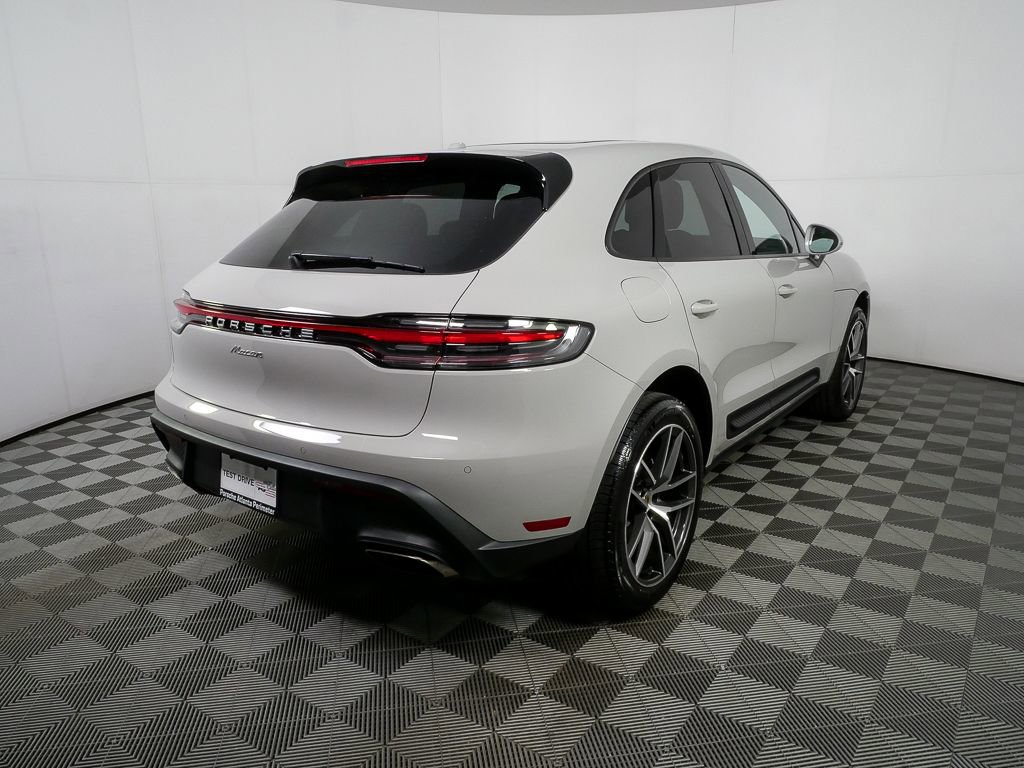 New 2026 Porsche Macan image 3