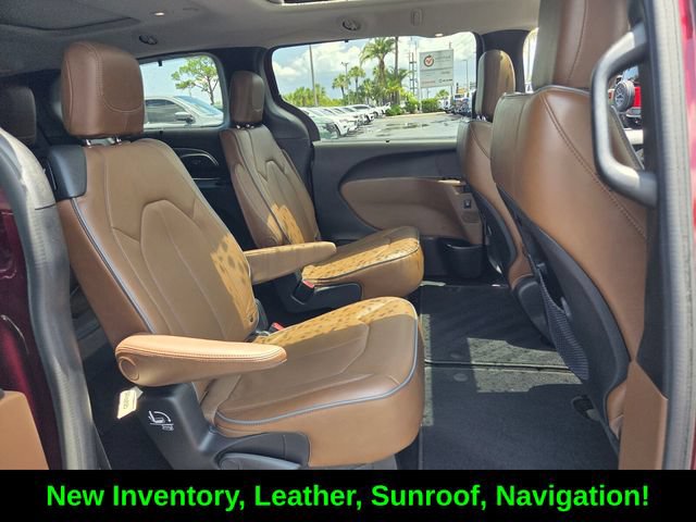 Certified 2018 Chrysler Pacifica Limited FWD image 18