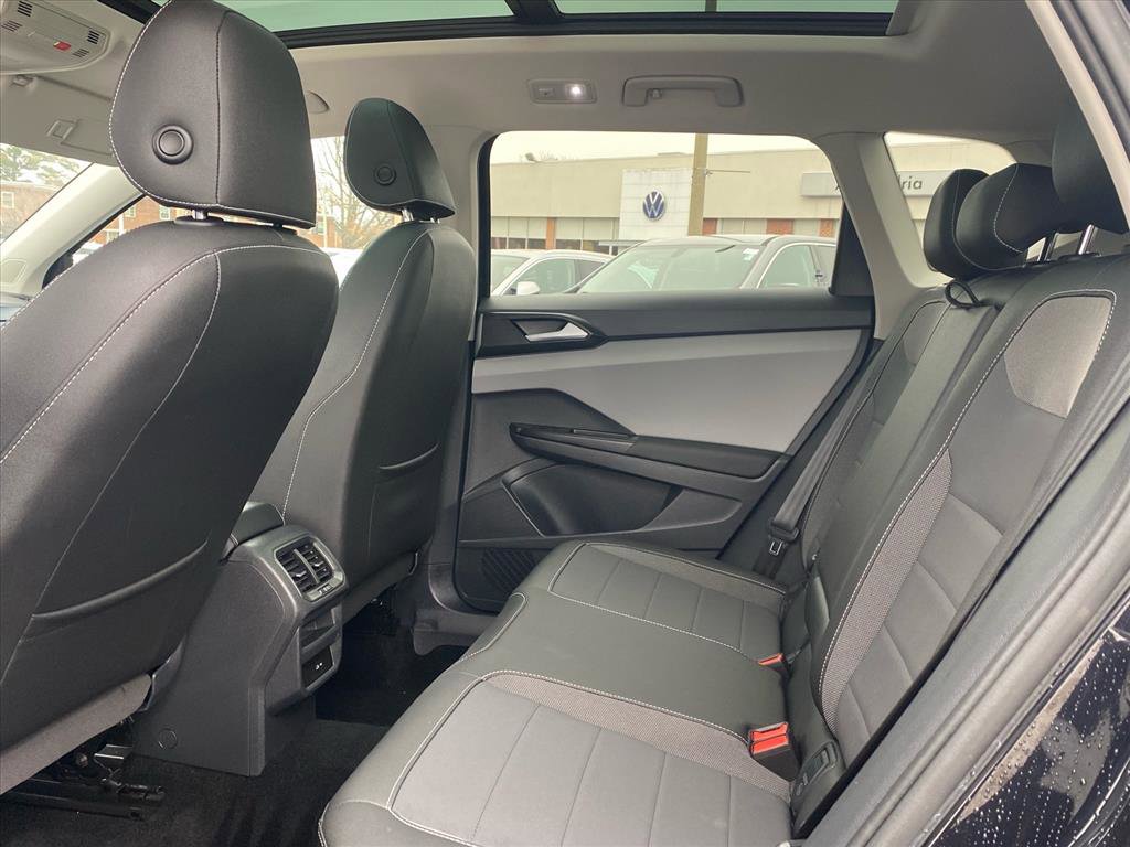 Certified 2023 Volkswagen Taos SE w/ Panoramic Sunroof Package image 20