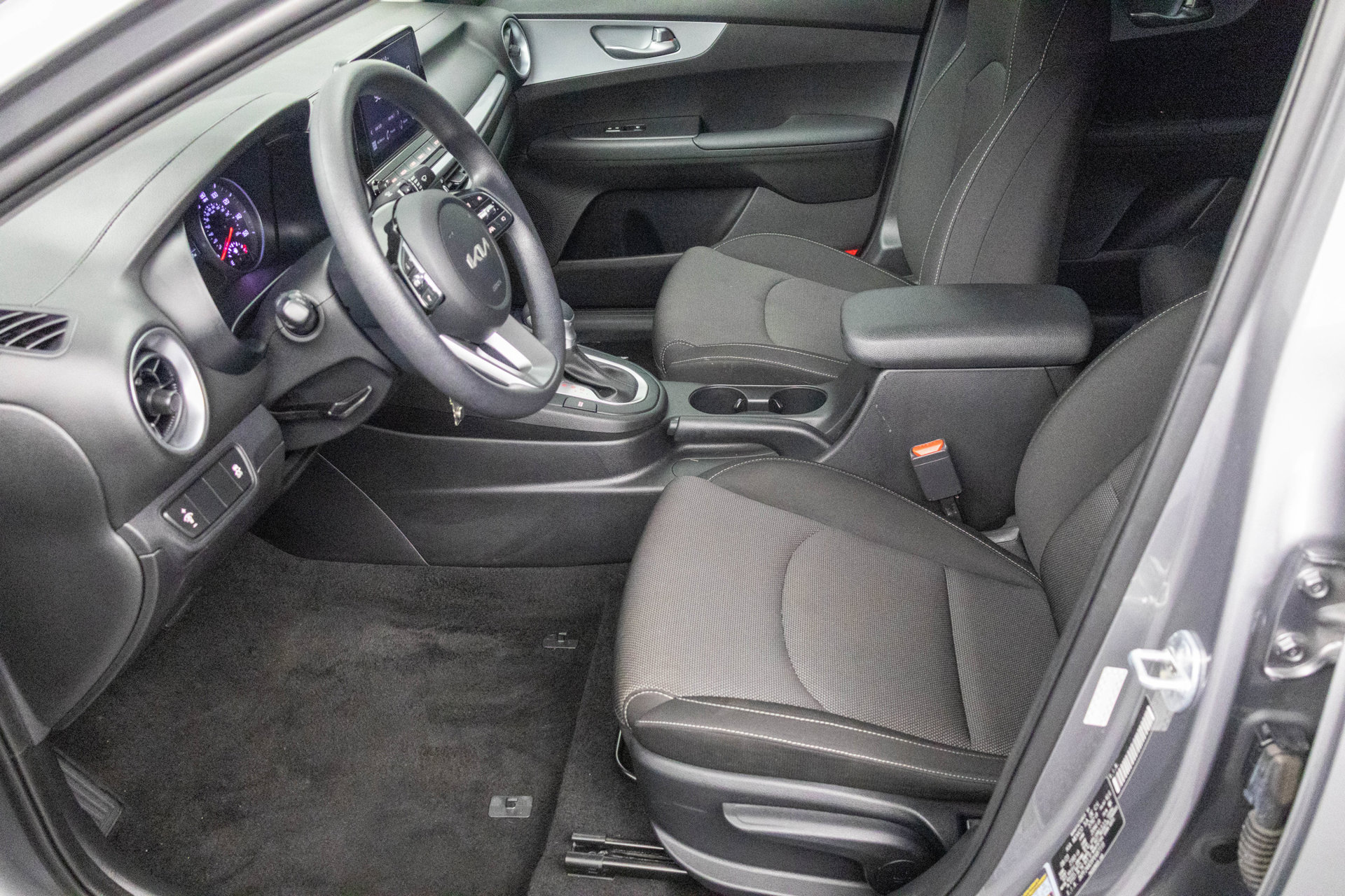 Used 2023 Kia Forte LXS FWD image 6