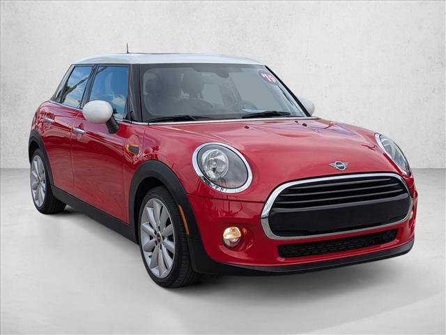 Used 2019 MINI Cooper 4-Door Hardtop image 3
