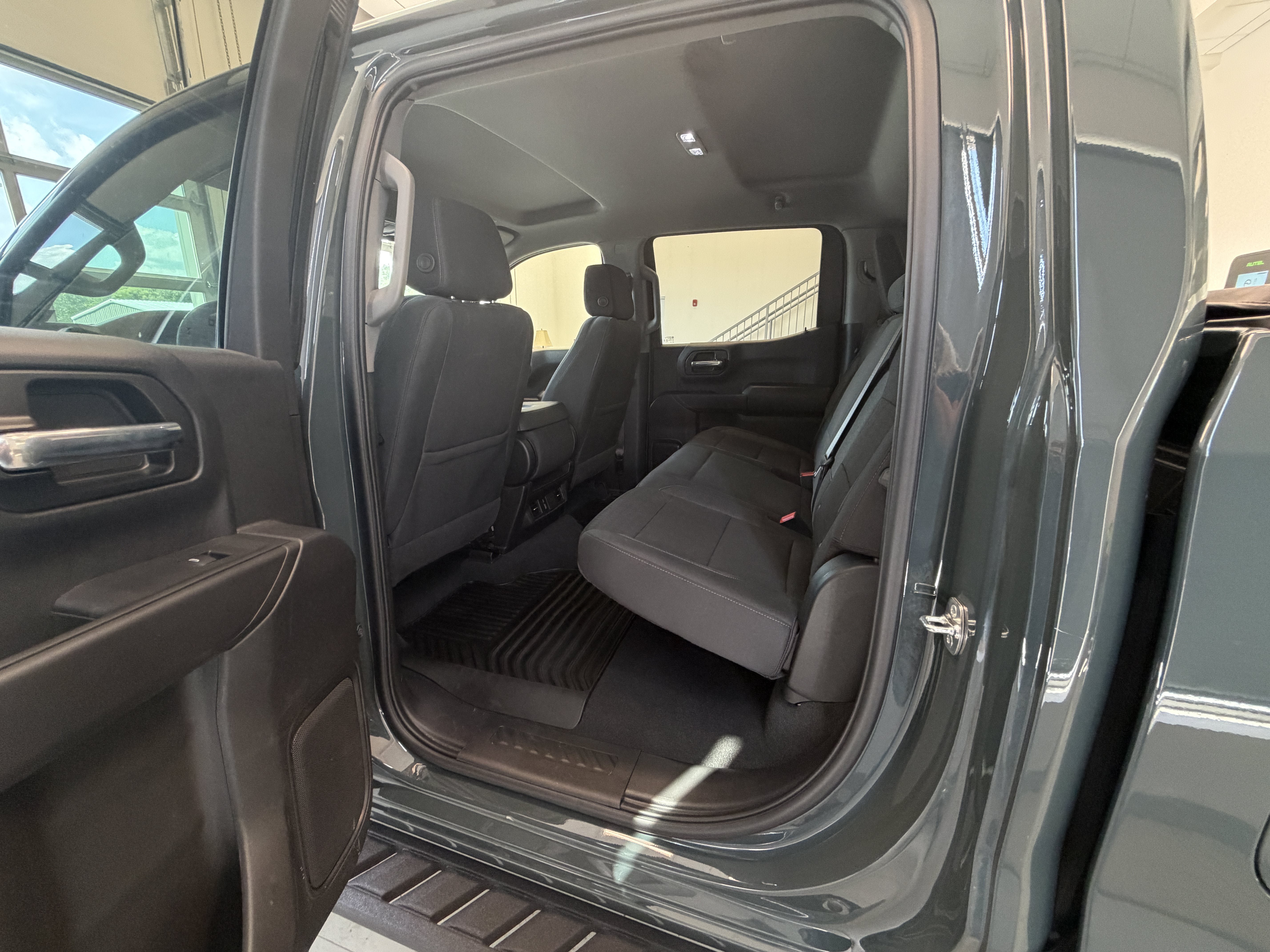 Used 2026 Chevrolet Silverado 1500 Custom Trail Boss w/ LPO, Dark Essentials Package AWD/4WD image 12