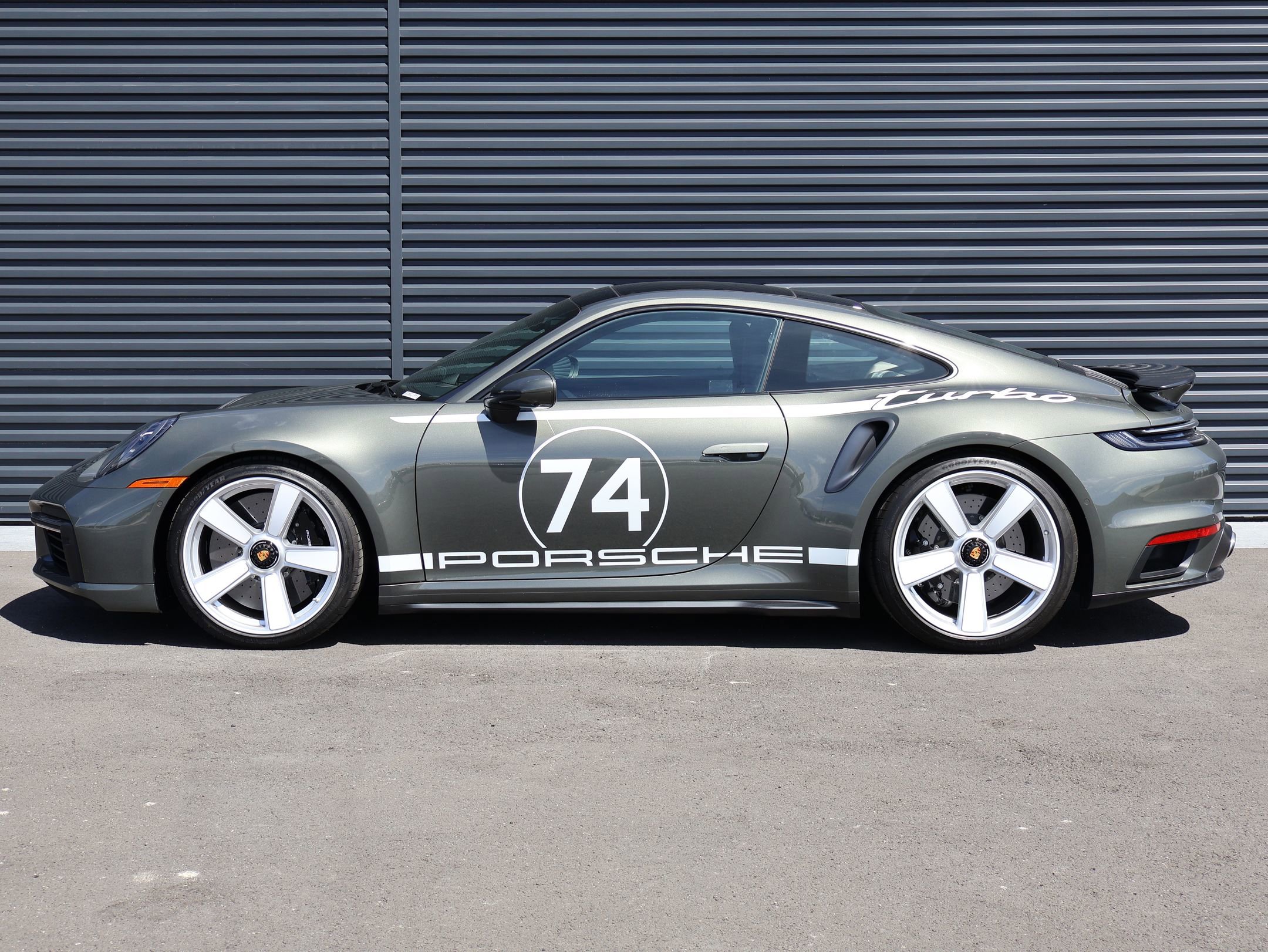 Certified 2025 Porsche 911 Turbo AWD/4WD image 2