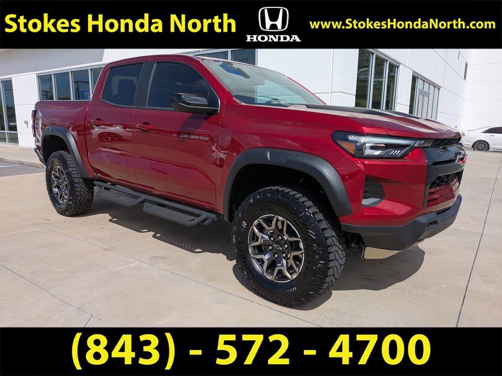 Used 2024 Chevrolet Colorado ZR2 w/ ZR2 Convenience Package III AWD/4WD image 3