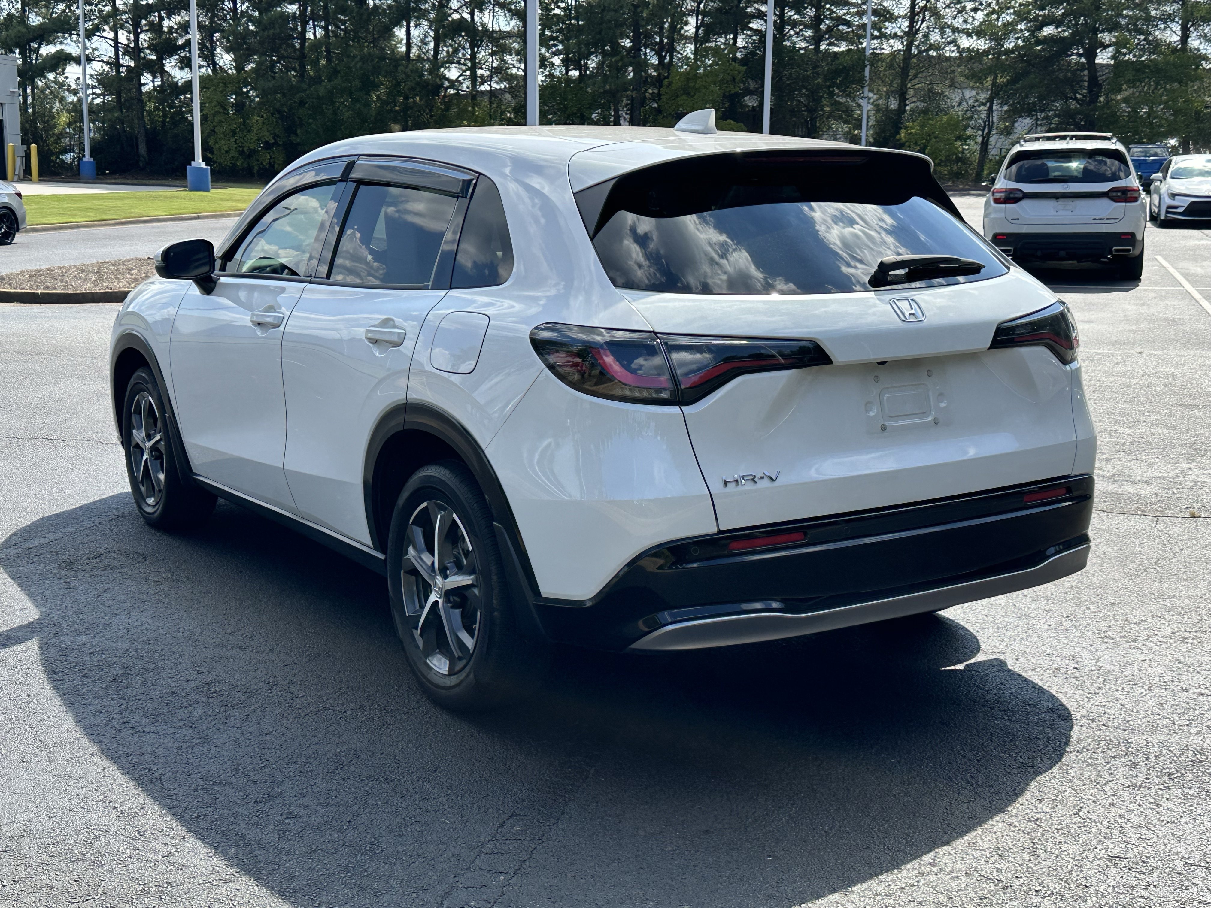 Used 2025 Honda HR-V EX-L image 11