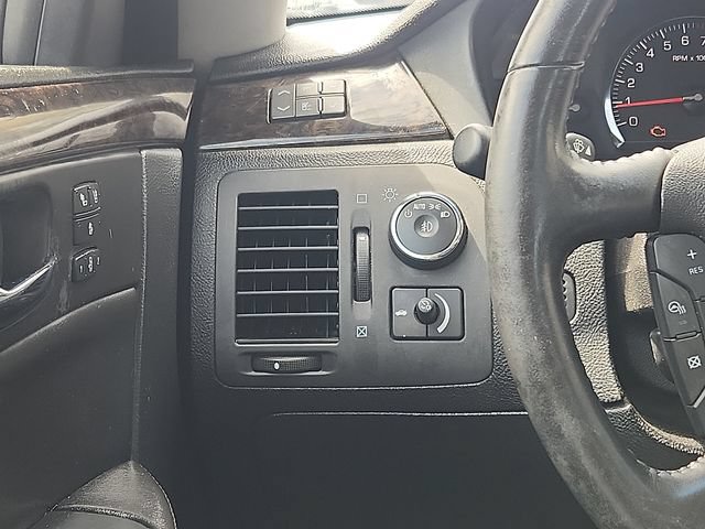 Used 2010 Cadillac DTS Luxury FWD image 12