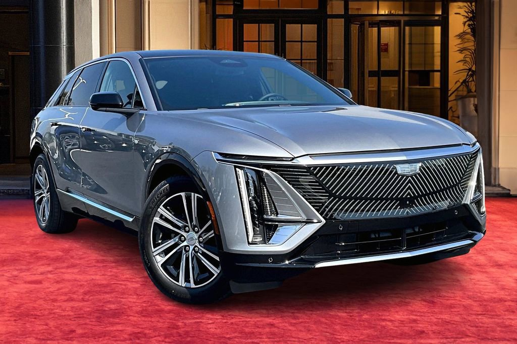 New 2026 Cadillac Lyriq Luxury image 2