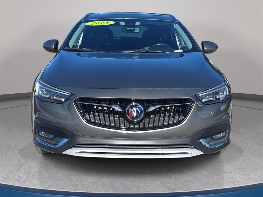 Used 2018 Buick Regal Essence w/ Driver Confidence Package #1 image 3