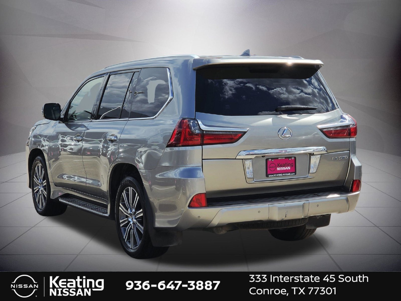 Used 2017 Lexus LX 570 4WD w/ Luxury Package image 5