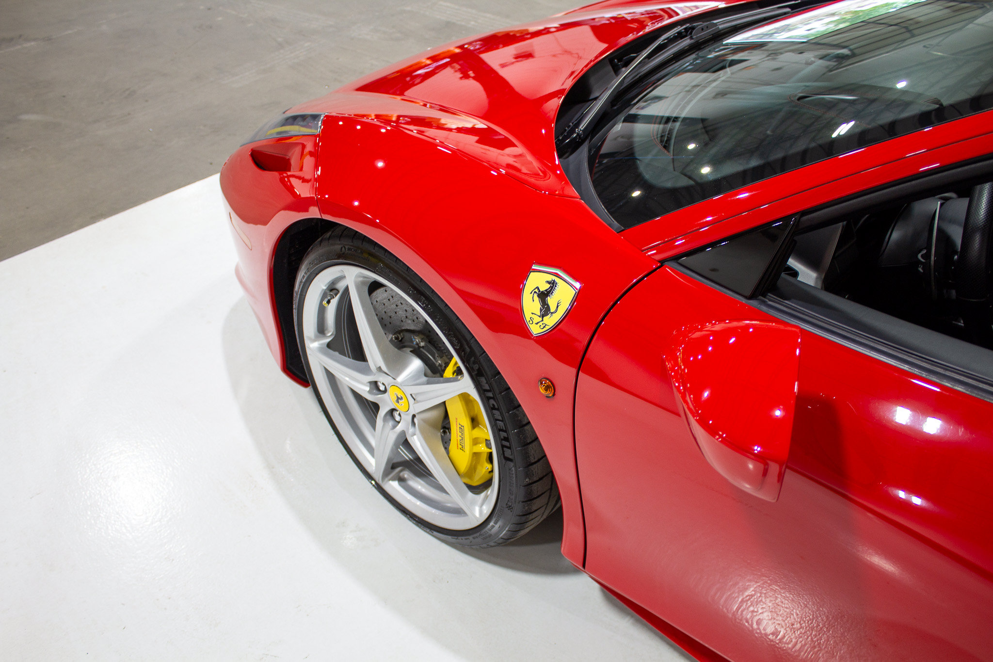 Used 2014 Ferrari 458 Italia Coupe RWD image 17