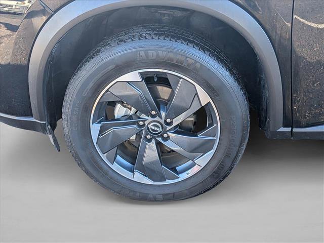 Used 2024 Nissan Rogue SV image 9