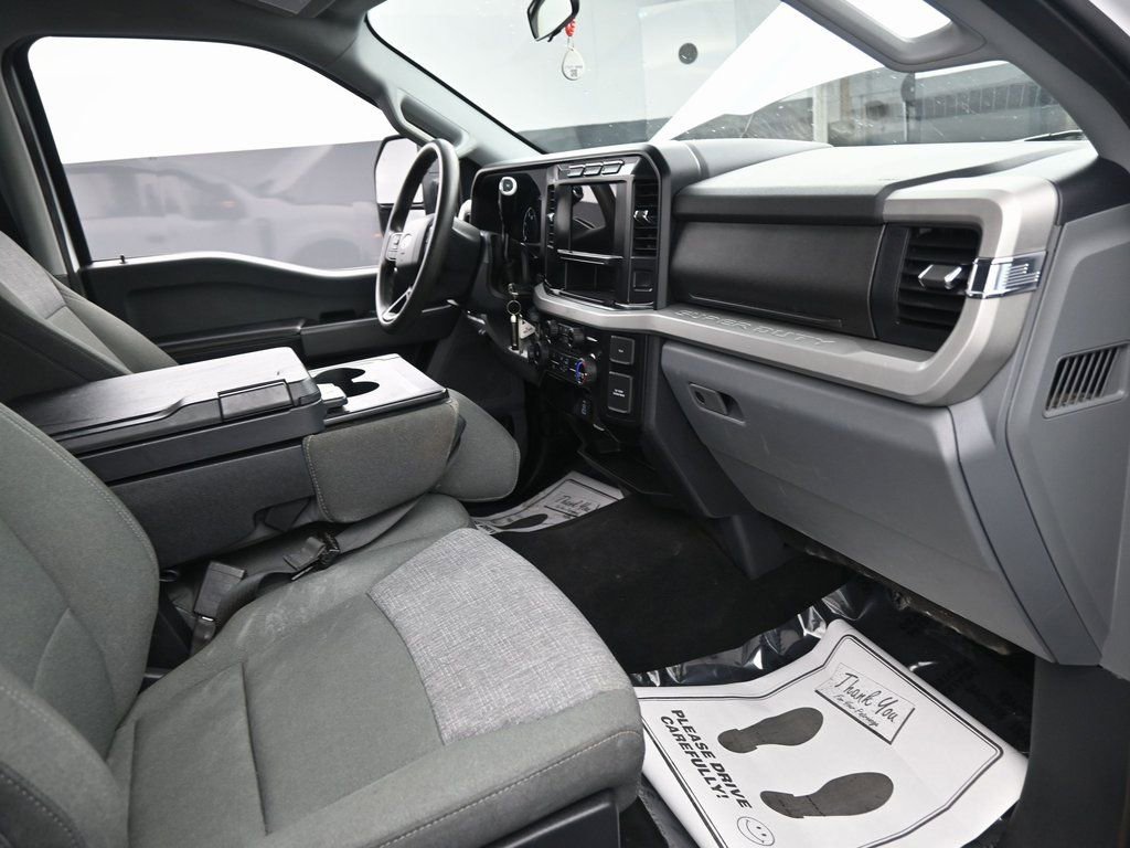 Used 2024 Ford F350 XLT image 43
