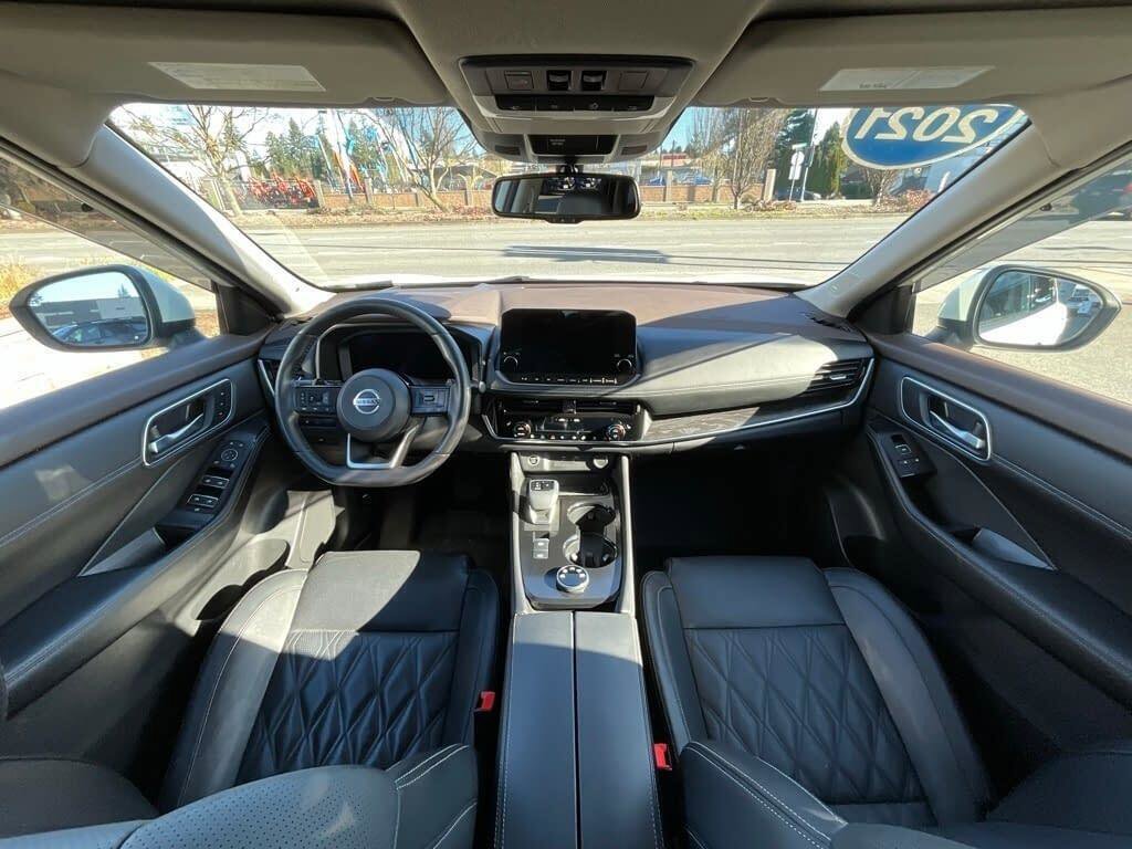 Used 2021 Nissan Rogue Platinum image 14