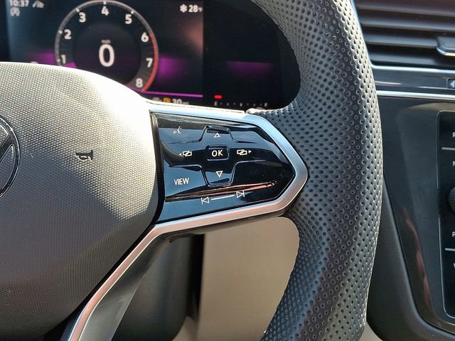 Used 2022 Volkswagen Tiguan SE R-Line image 22