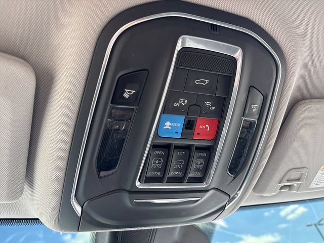 Used 2022 Jeep Grand Cherokee L Limited w/ Luxury Tech Group II AWD/4WD image 35