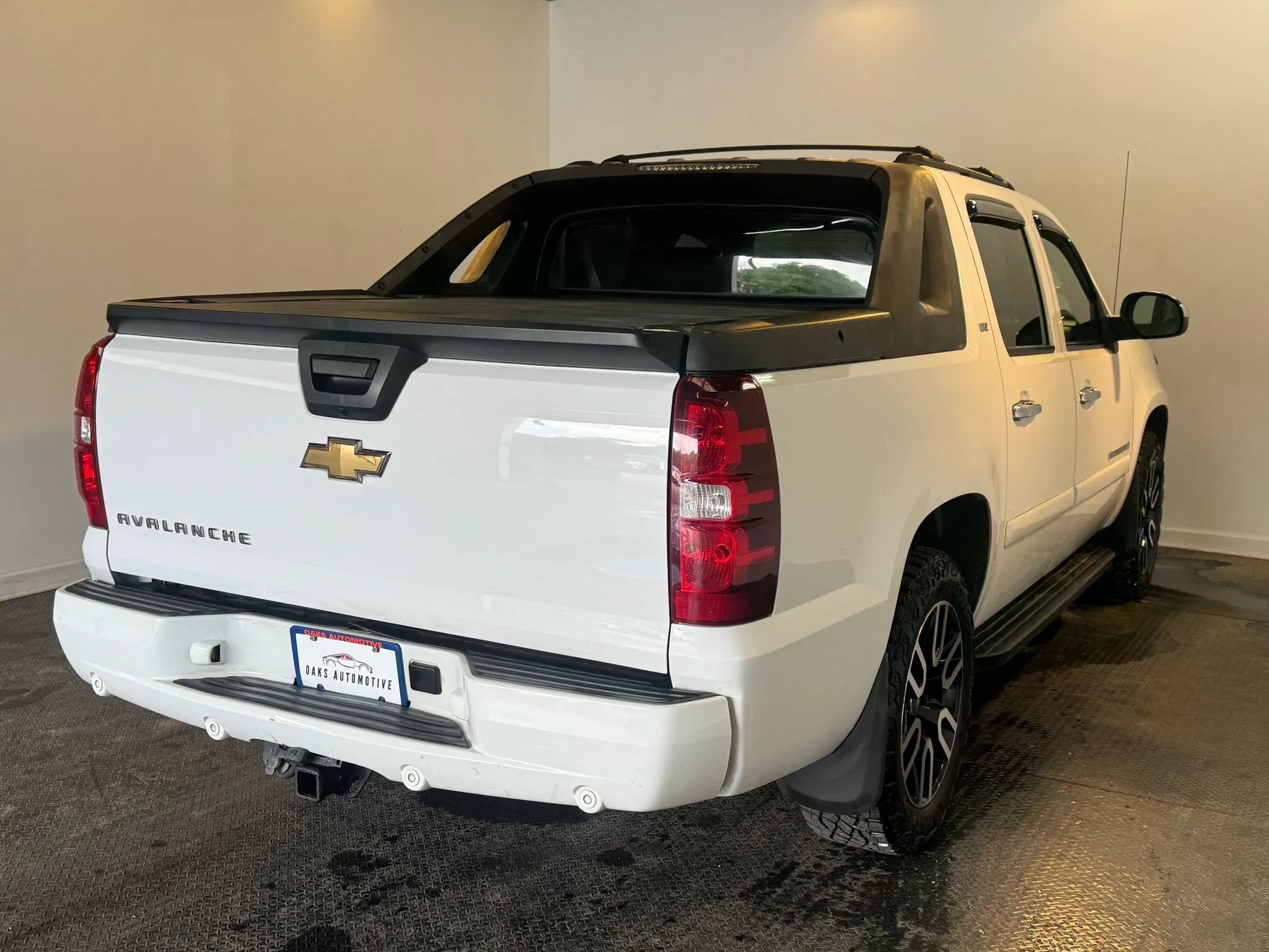 Used 2007 Chevrolet Avalanche LTZ w/ LTZ Preferred Equipment Group AWD/4WD image 6