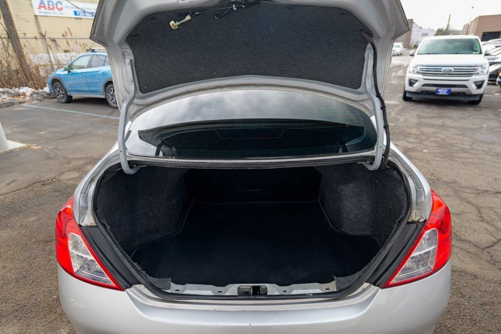 Used 2012 Nissan Versa SV w/ Convenience Pkg FWD image 50
