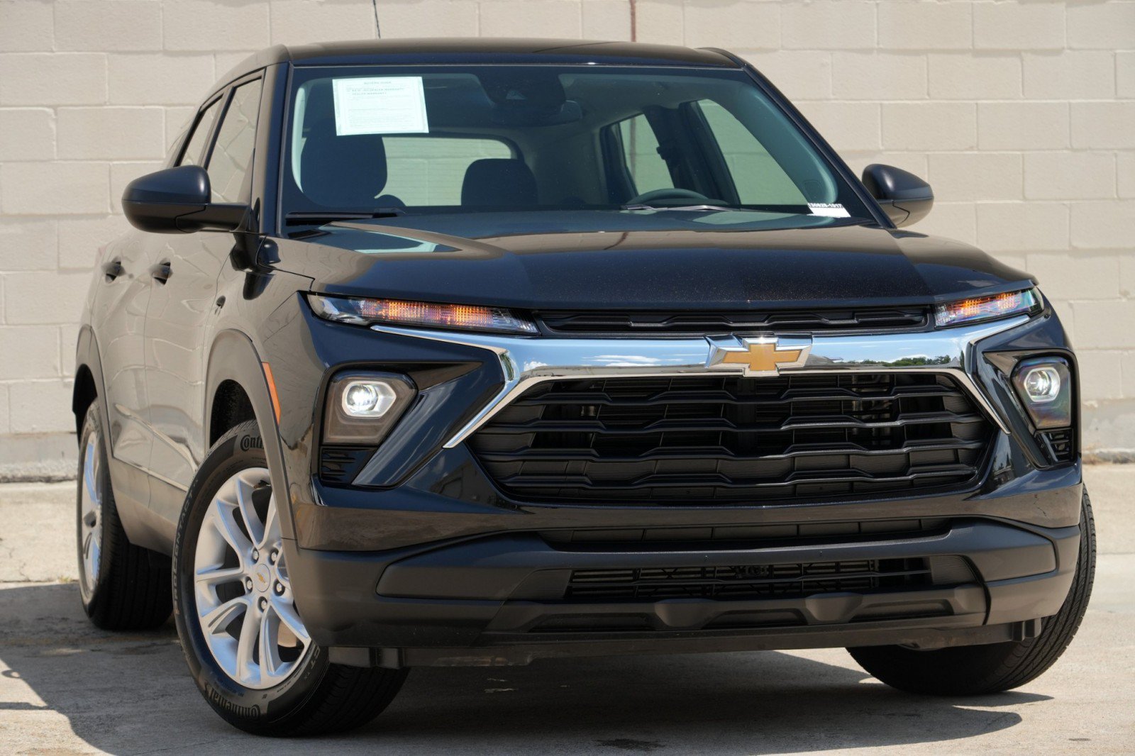 Used 2026 Chevrolet TrailBlazer LS FWD image 2