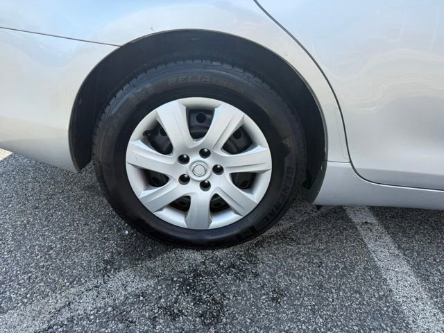 Used 2011 Toyota Camry LE image 13