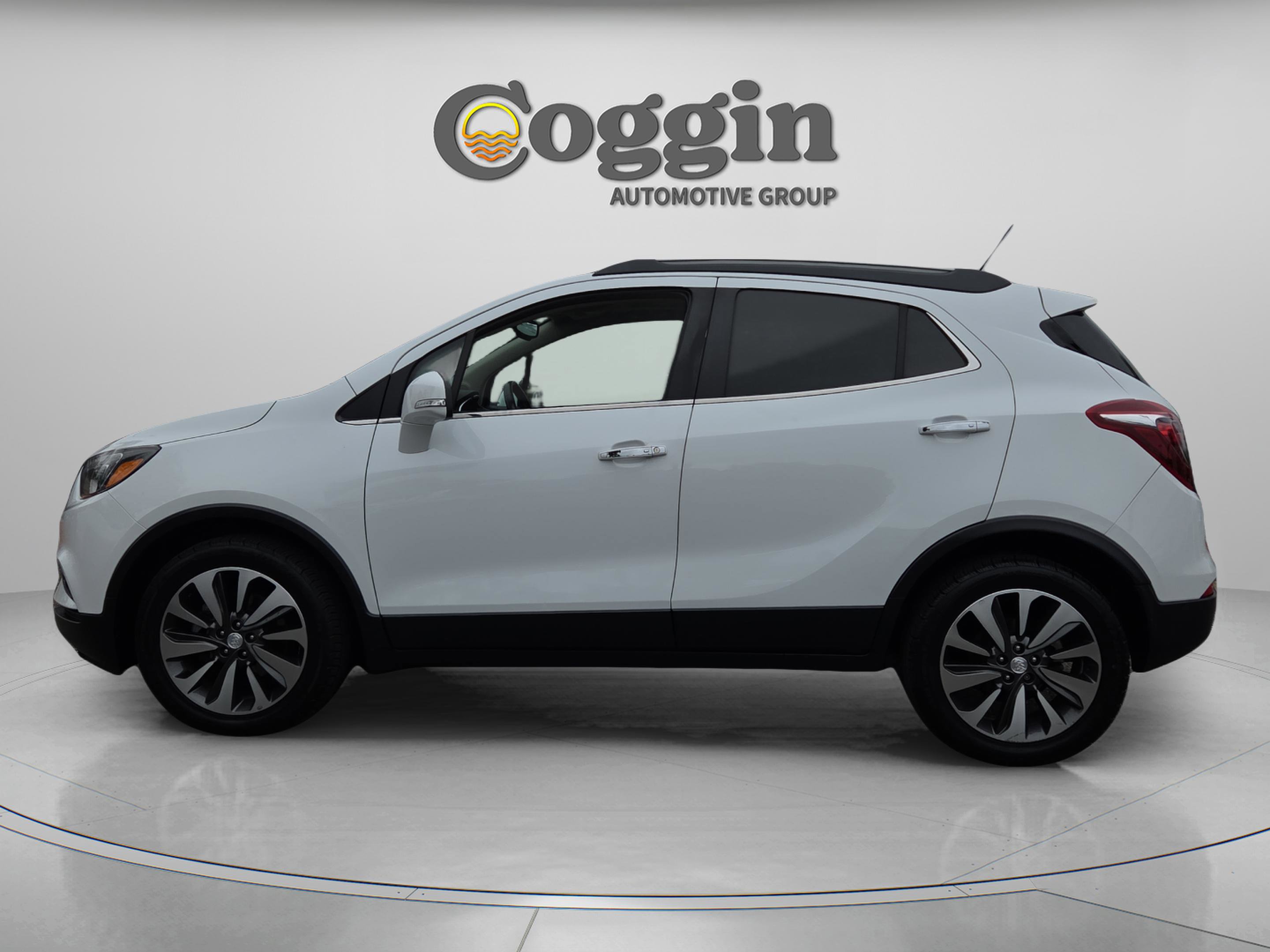 Used 2018 Buick Encore Essence FWD image 2