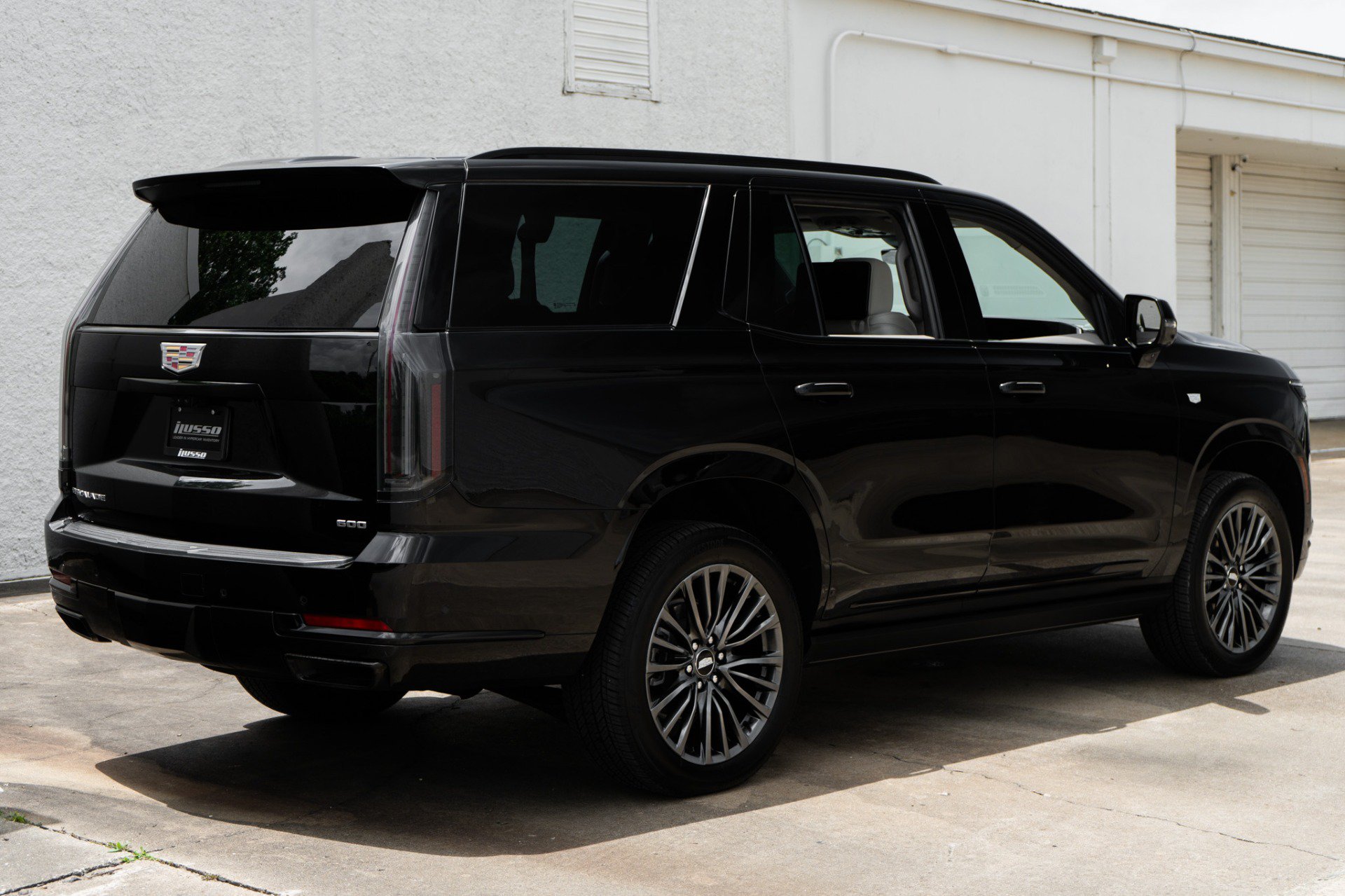 Used 2026 Cadillac Escalade Platinum Sport w/ LPO, Floor Liner Package AWD/4WD image 4