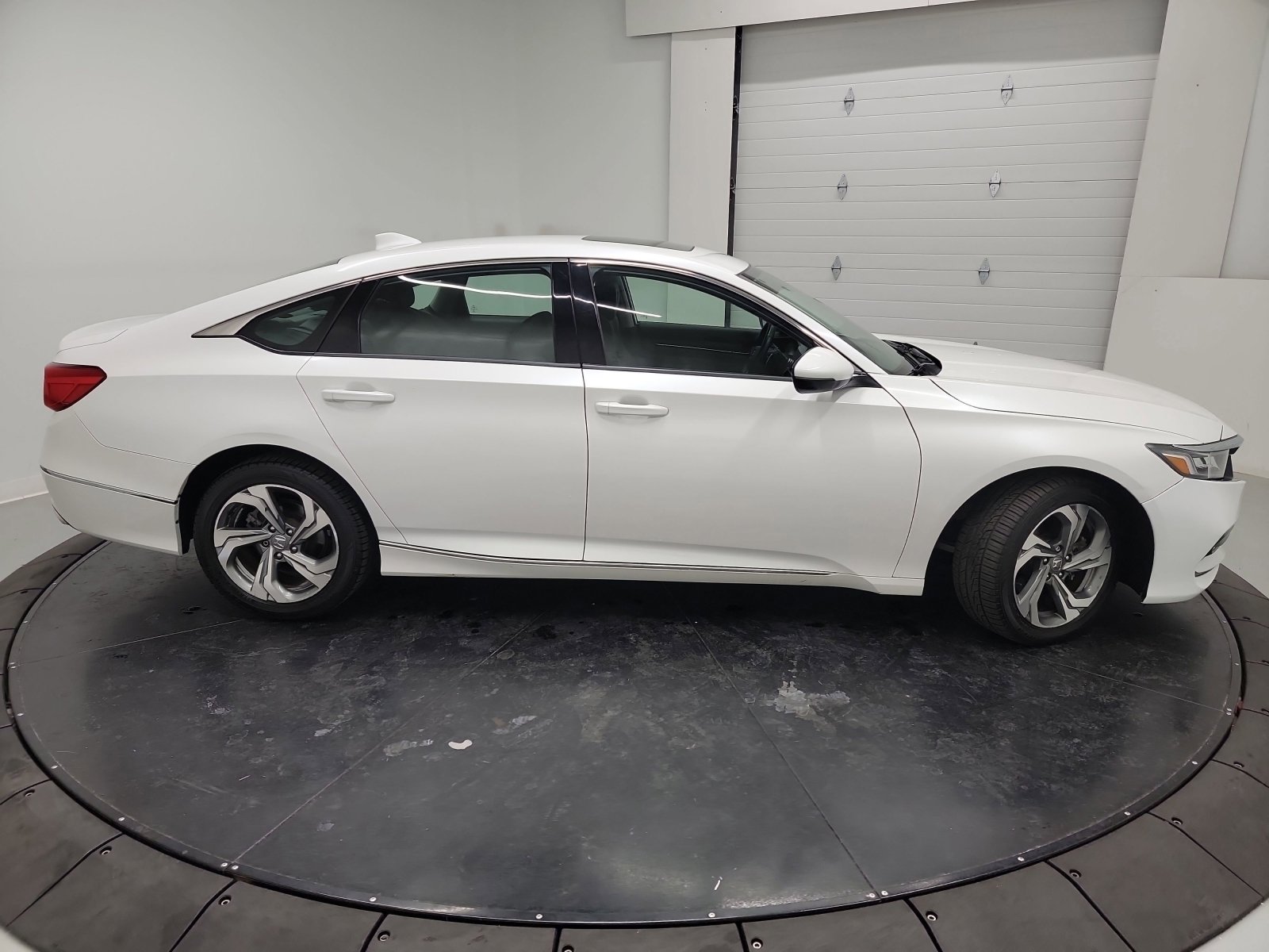 Used 2018 Honda Accord EX-L image 11