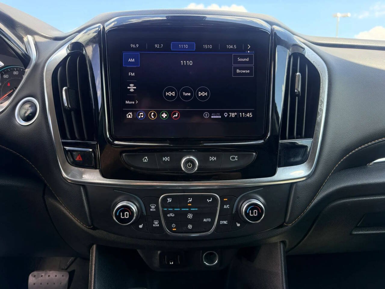 Used 2020 Chevrolet Traverse LT w/ Driver Confidence II Package AWD/4WD image 13