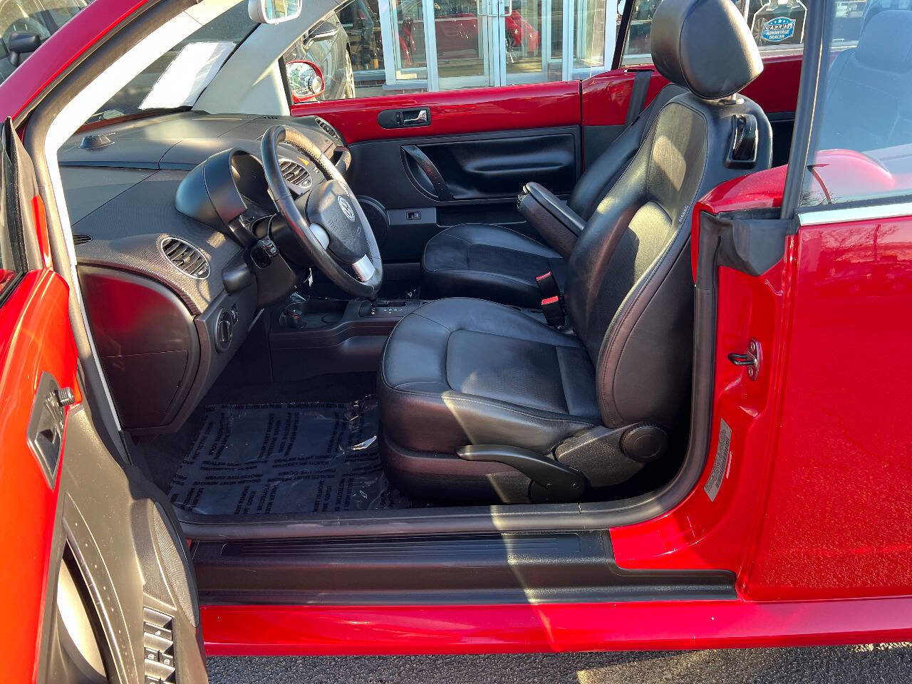 Used 2008 Volkswagen Beetle SE image 23