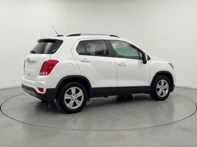 Certified 2022 Chevrolet Trax LT w/ LT Convenience Package image 4