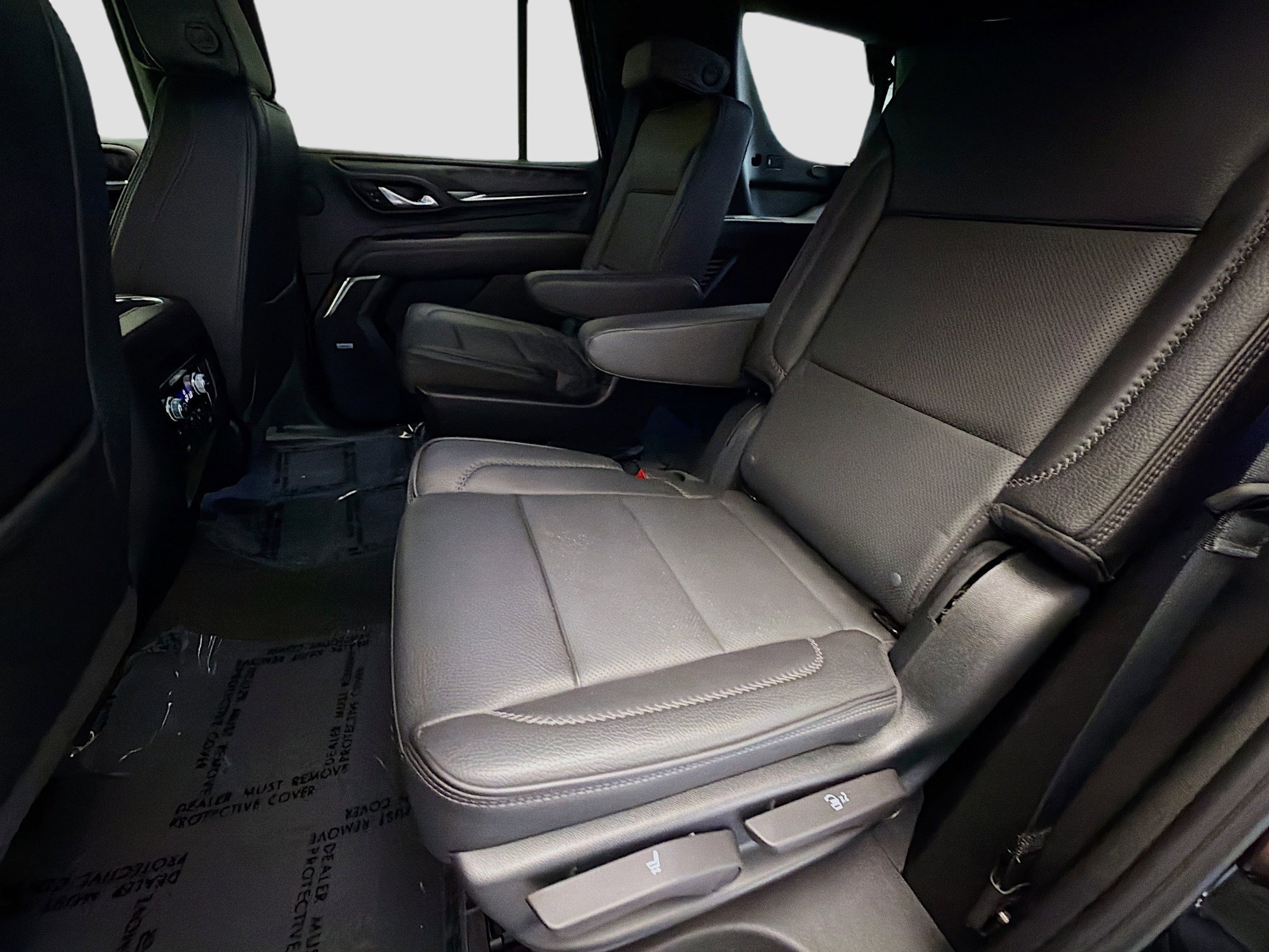 Used 2023 GMC Yukon Denali RWD image 13