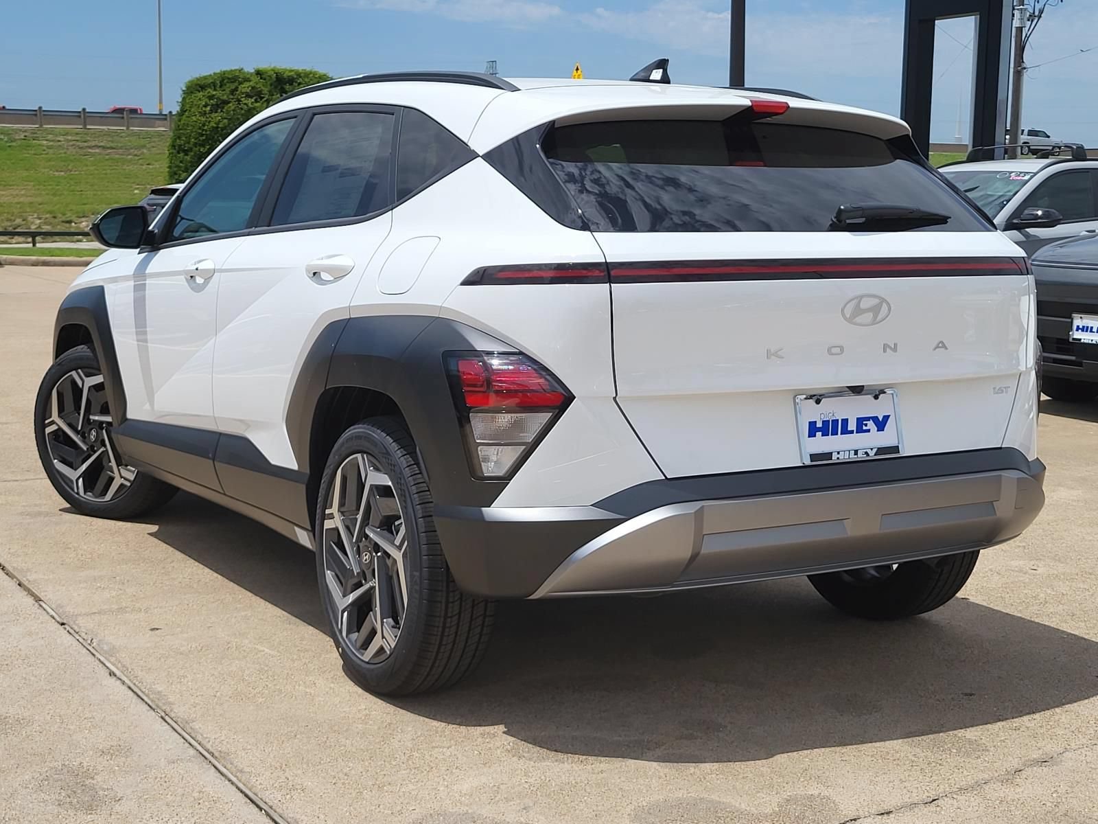 New 2026 Hyundai Kona SEL Premium FWD image 3