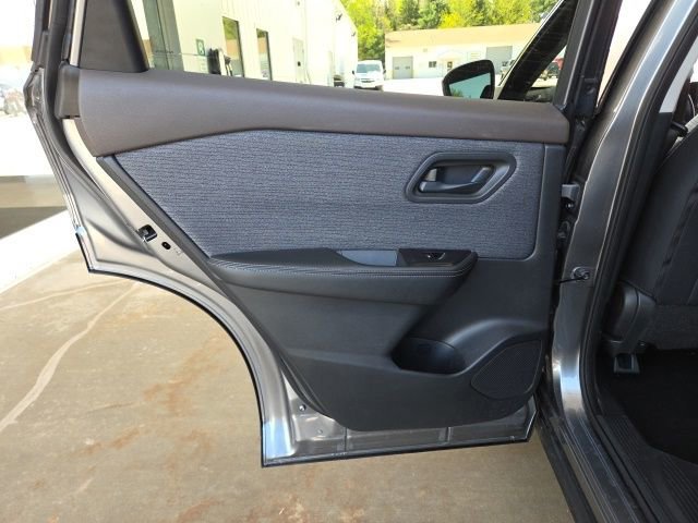 Used 2021 Nissan Rogue S AWD/4WD image 39