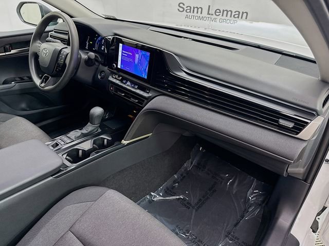 Used 2025 Toyota Camry LE image 28
