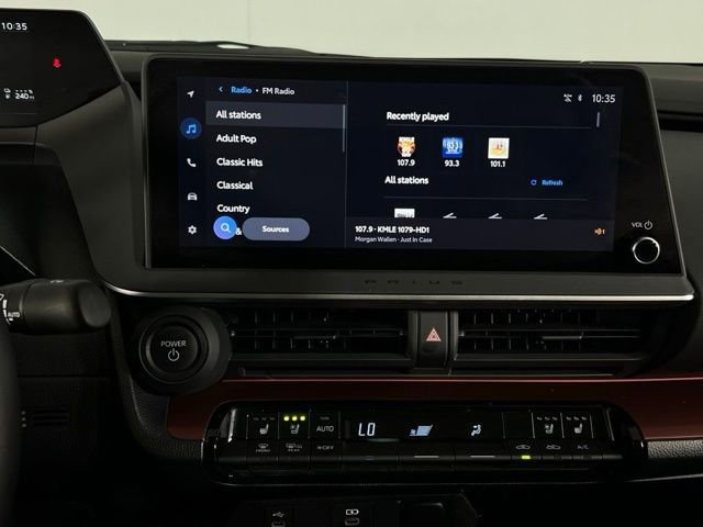 Used 2024 Toyota Prius Prime Premium image 16