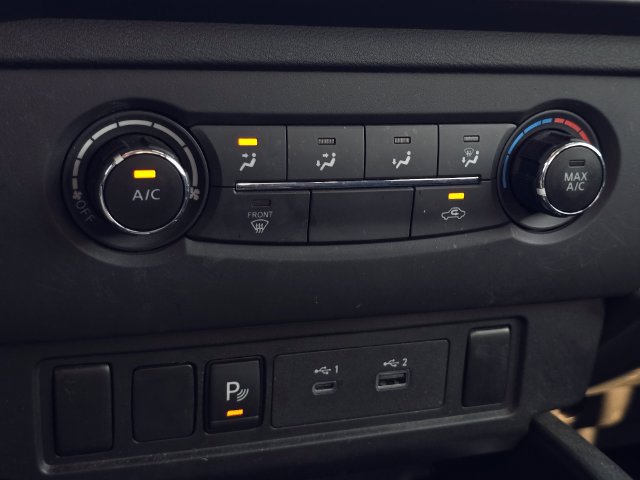 Used 2025 Nissan Frontier SV AWD/4WD image 19
