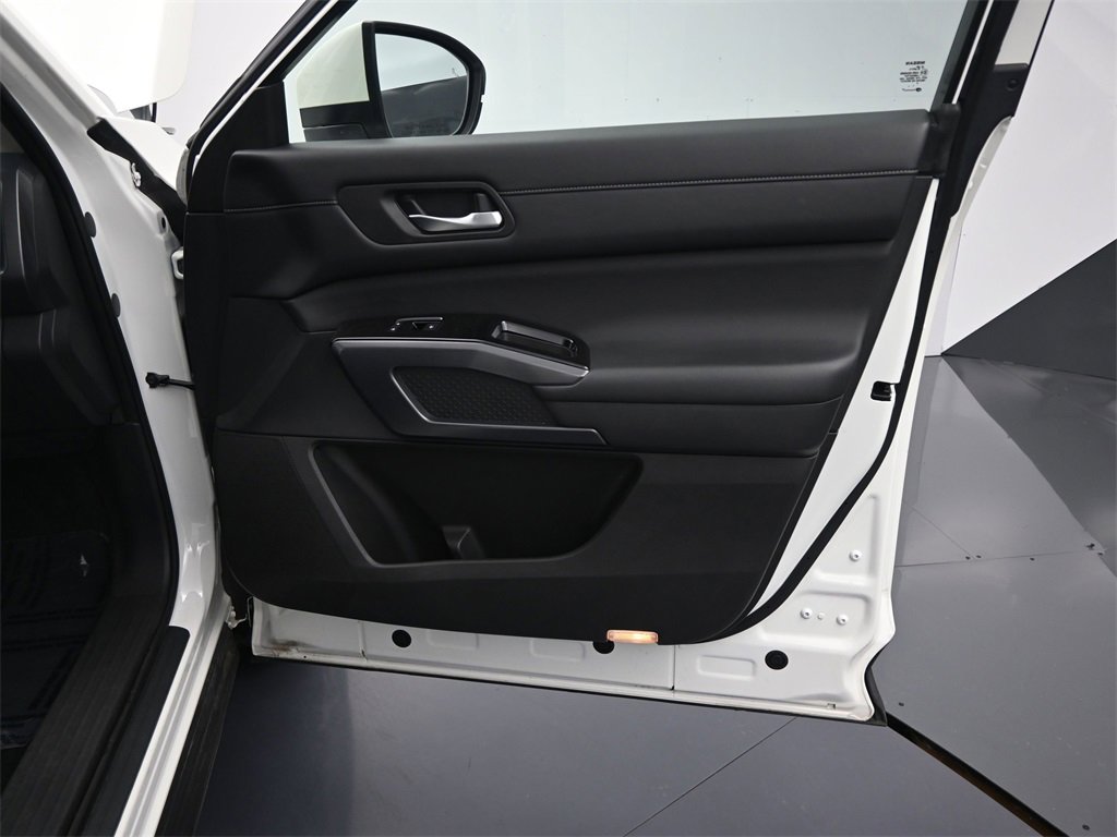 Used 2022 Nissan Pathfinder SL image 21