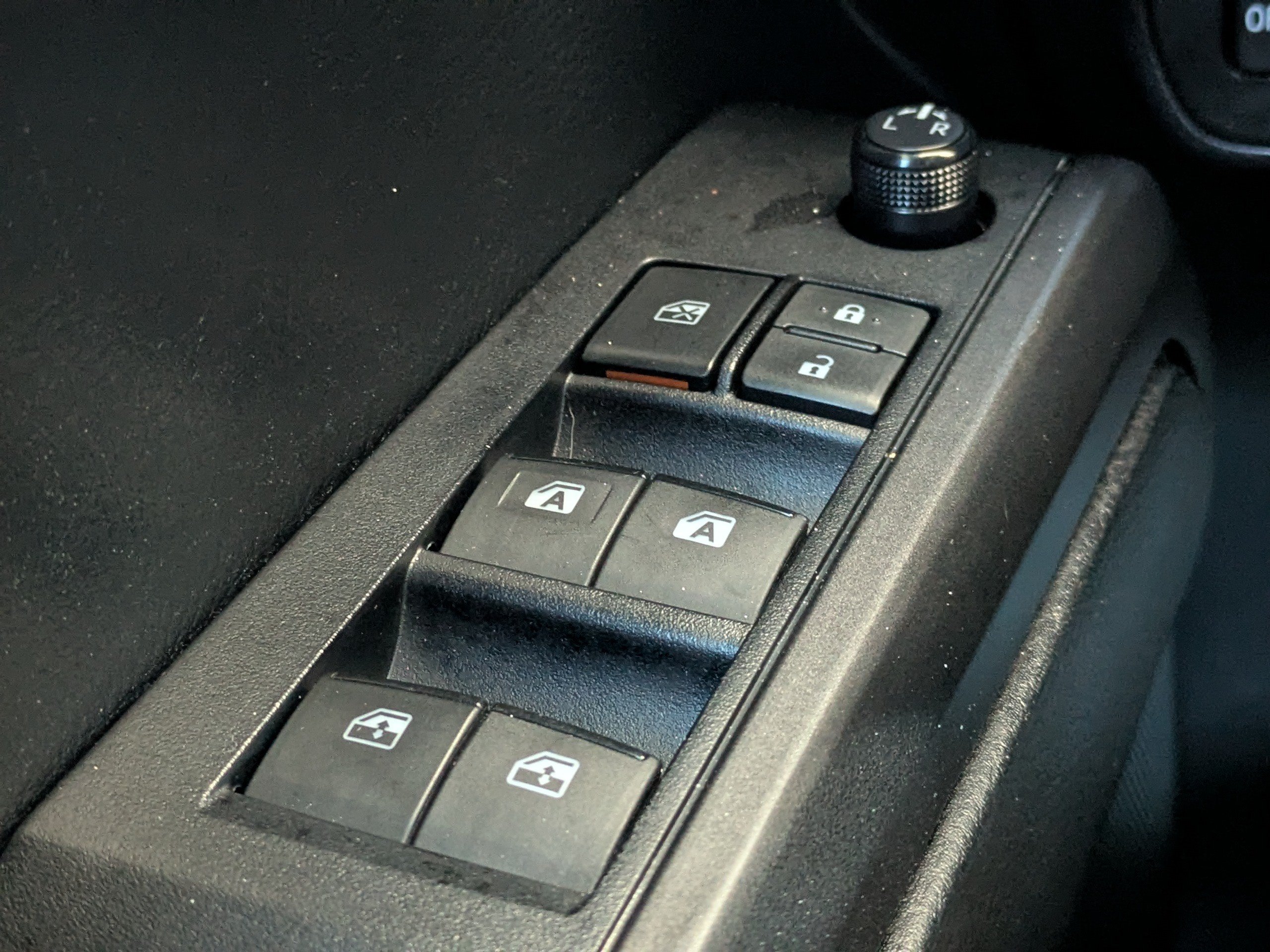 Used 2022 Toyota Tacoma TRD Off-Road w/ Technology Package AWD/4WD image 23