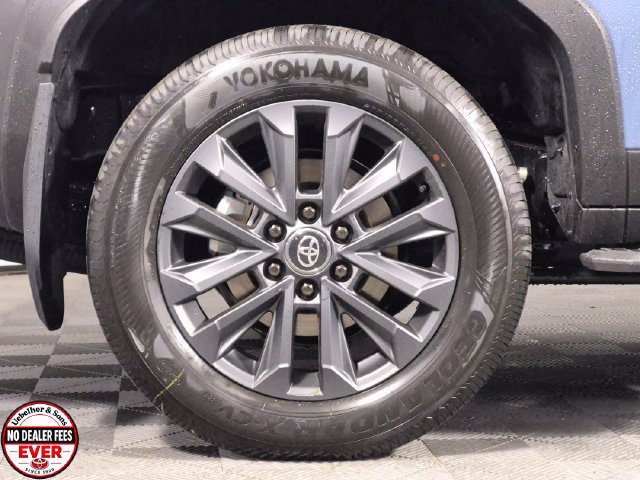 New 2027 Toyota Land Cruiser w/ Premium Package AWD/4WD image 32