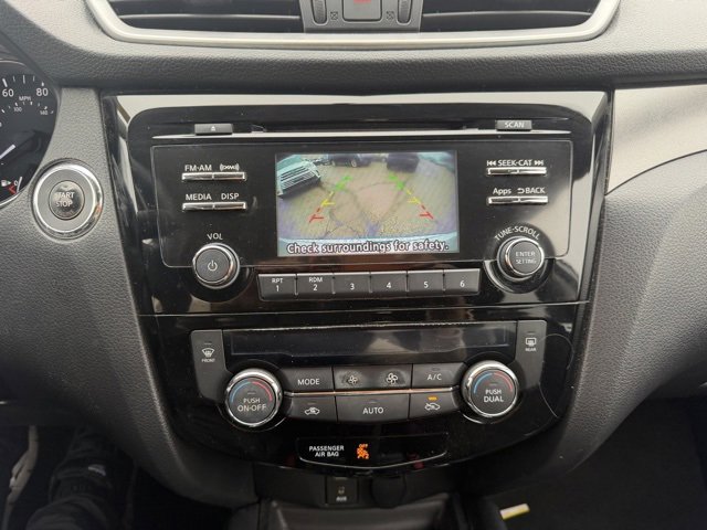 Used 2015 Nissan Rogue SV image 16