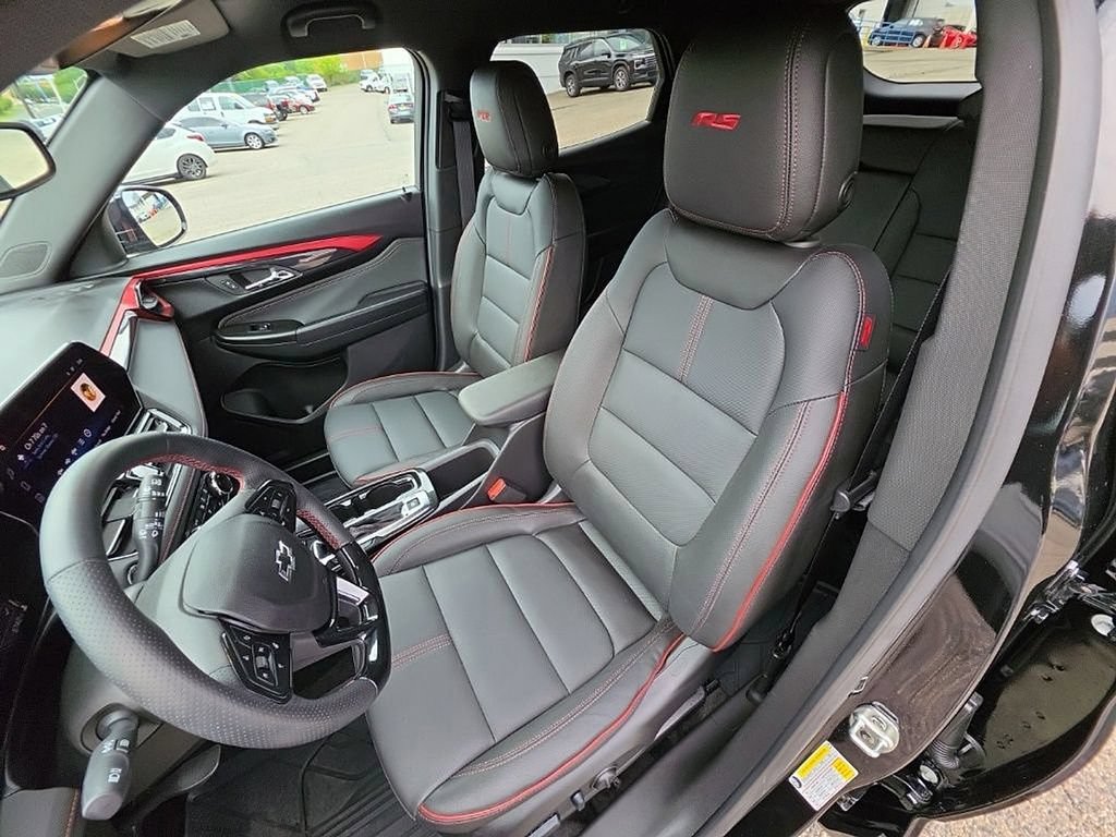 Used 2024 Chevrolet TrailBlazer RS w/ Convenience Package AWD/4WD image 26